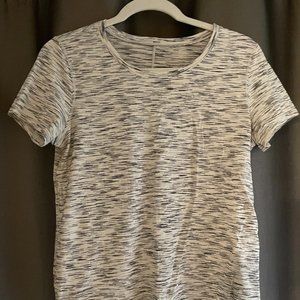 Lululemon high-low t-shirt - size 8
